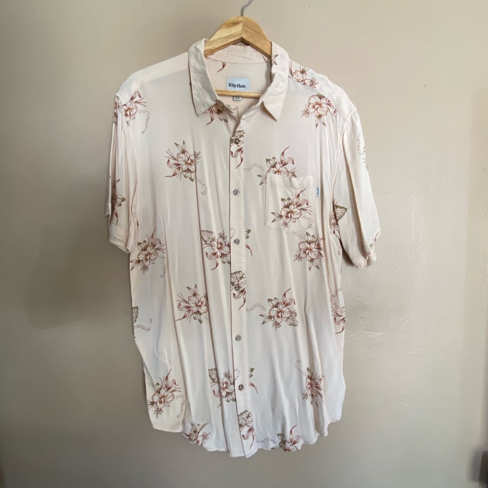 Men’s Floral button down shirt.